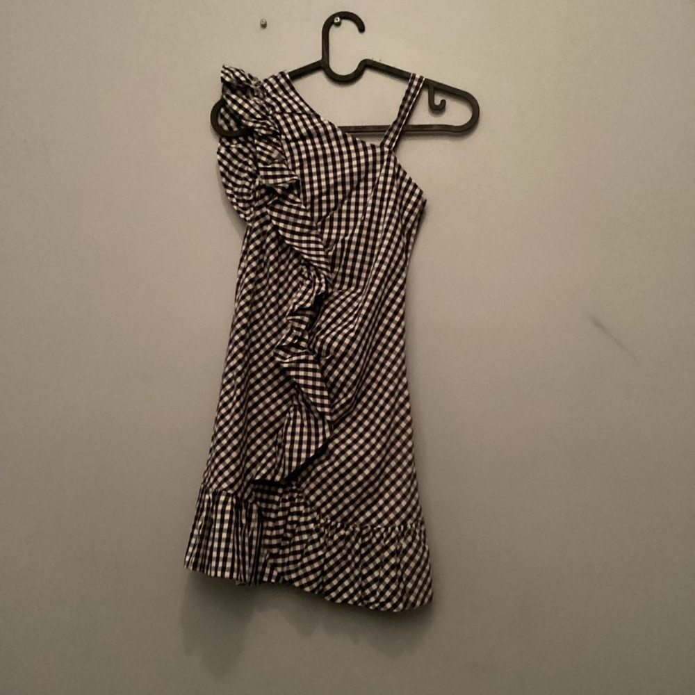 Like new! Cute age 7~8 girls summer ruffle dress!